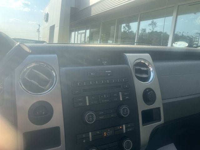 2011 Ford F-150 XL 4x2 Super Cab Styleside 6.5 ft. box 145 in. WB