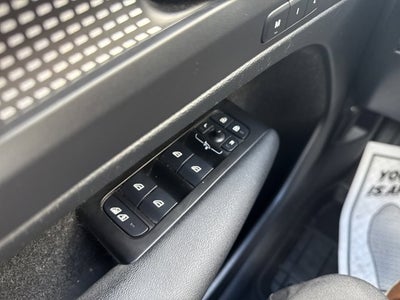 2021 Volvo XC40 R-Design