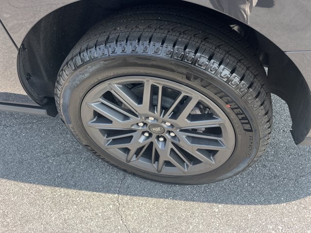 2027 Ford Expedition Max MAX Platinum