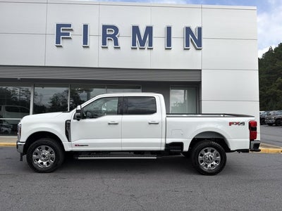 2027 Ford Super Duty F-350 SRW F-350® Lariat®
