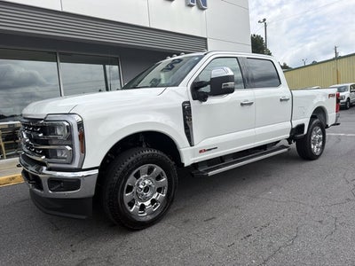 2027 Ford Super Duty F-350 SRW F-350® Lariat®