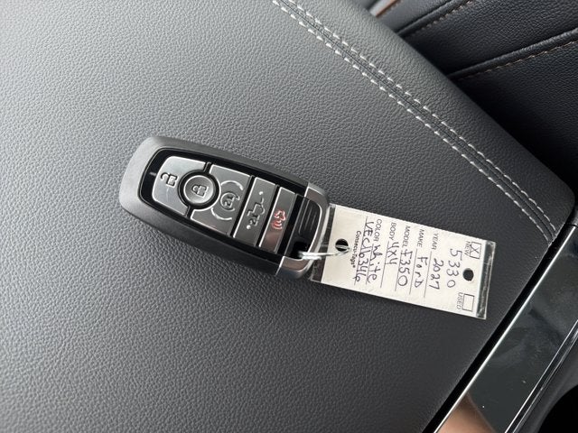 2027 Ford Super Duty F-350 SRW F-350® Lariat®