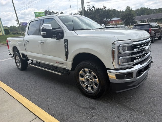 2027 Ford Super Duty F-350 SRW F-350® Lariat®