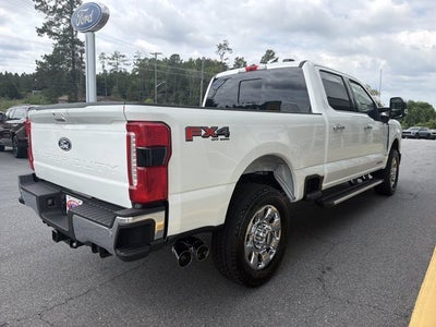 2027 Ford Super Duty F-350 SRW F-350® Lariat®