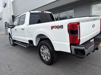 2027 Ford Super Duty F-350 SRW F-350® Lariat®