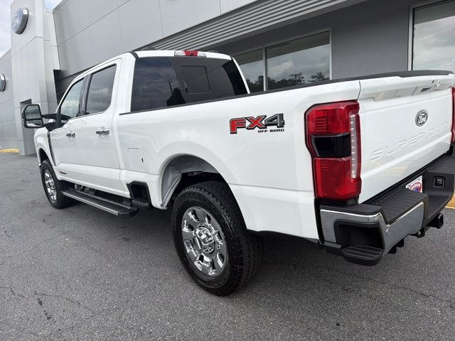 2027 Ford Super Duty F-350 SRW F-350® Lariat®