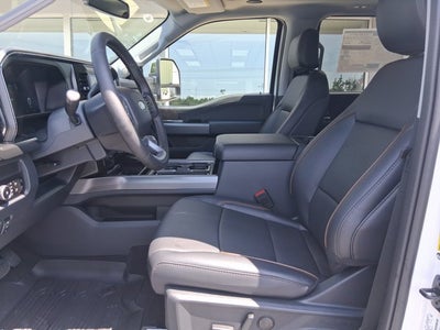 2026 Ford Super Duty F-450 DRW F-450® Lariat®