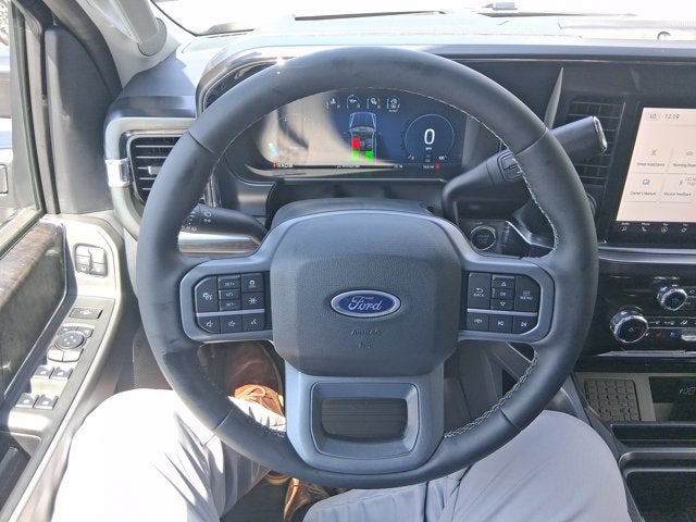 2026 Ford Super Duty F-450 DRW F-450® Lariat®