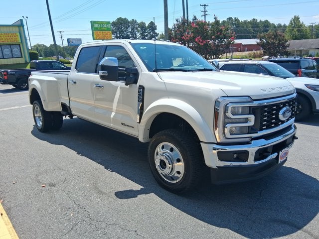 2026 Ford Super Duty F-450 DRW F-450® Lariat®