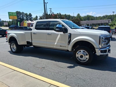 2026 Ford Super Duty F-450 DRW F-450® Lariat®