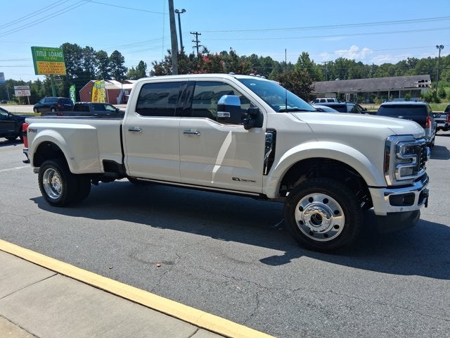 2026 Ford Super Duty F-450 DRW F-450® Lariat®