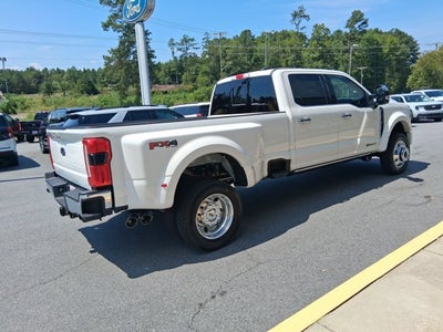 2026 Ford Super Duty F-450 DRW F-450® Lariat®